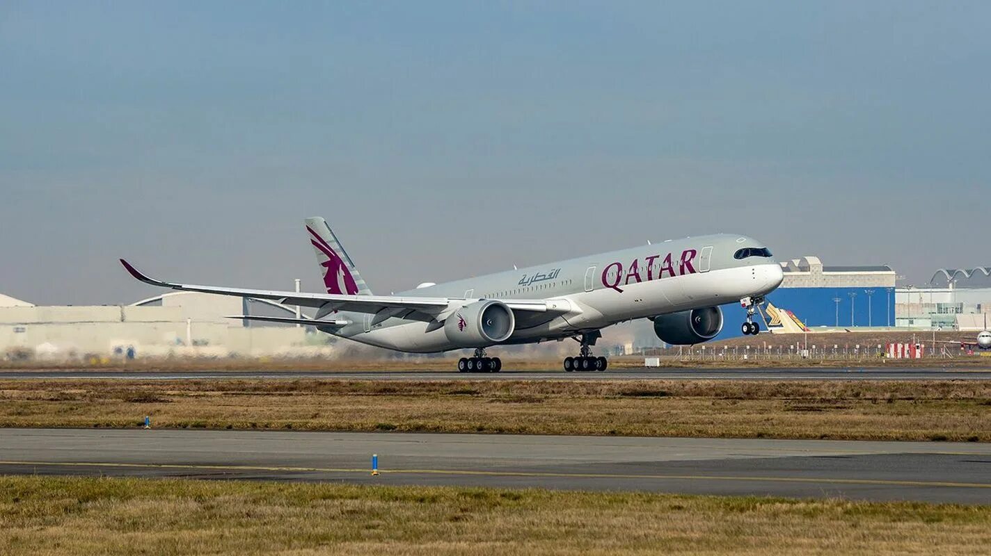 Катар дав. А350 Катар. A350-1000 Qatar. Аэробус а350 Qatar. Airbus a350-1000.