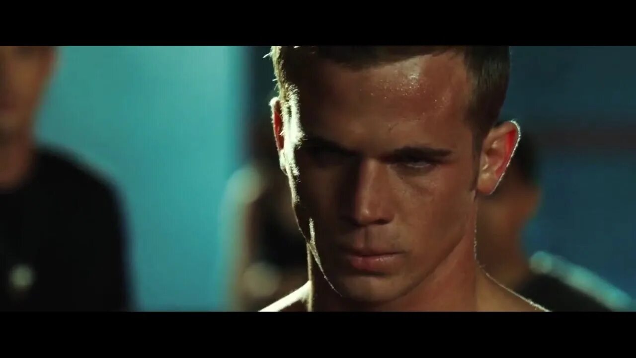 Песню back down. Lean back песня. Уайатт смит никогда не сдавайся. Lean back песня. Никогда не сдавайся 2008 кэм жиганде.