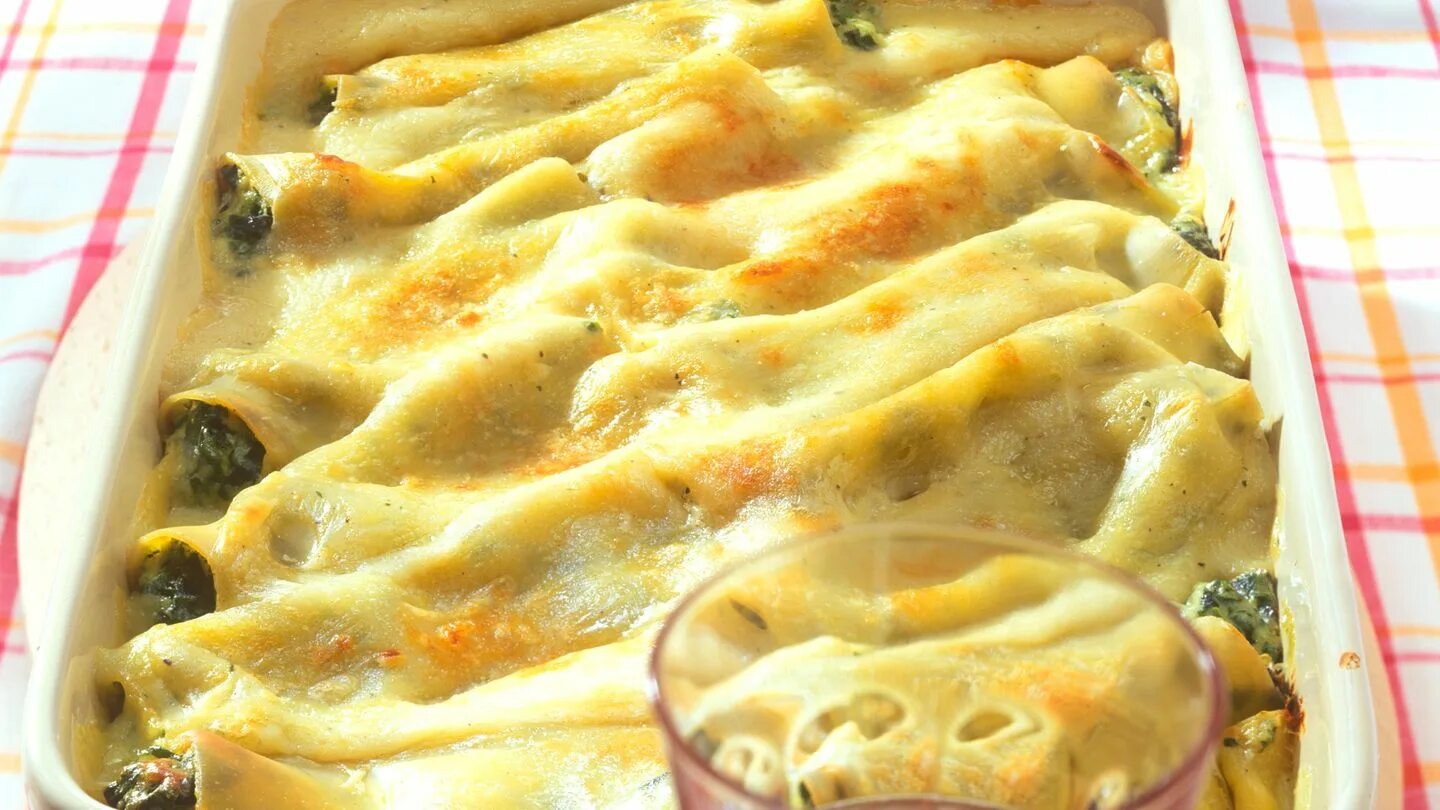 Каннеллони с сыром. Каннеллони милти. каннеллони вегетарианские. каннеллони русые волнистые. каннеллони десерт франция.
