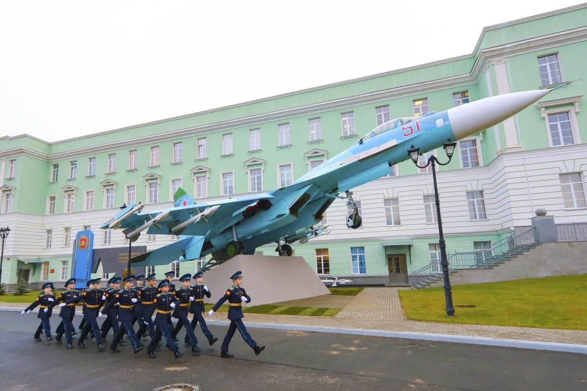 Президентское училище петрозаводск. Кадетское училище Петрозаводск. Петрозаводское президентское училище. Президентский корпус Петрозаводск. Петрозаводск кадетское училище Су-27.