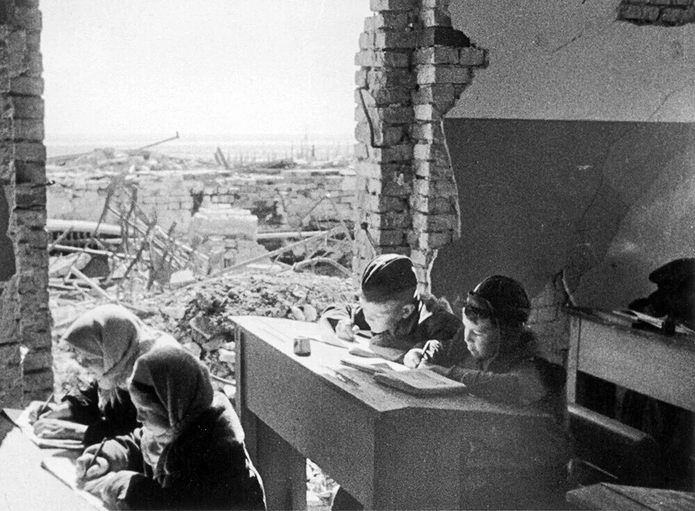 Уроки мужества в школе. Блокада ленинграда школы в блокадном ленинграде. Школа в войну. Школы в блокадном ленинграде 1941. Школы 20е годы ссср.