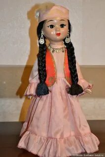 Ол оны сиқырлап, оны жалады