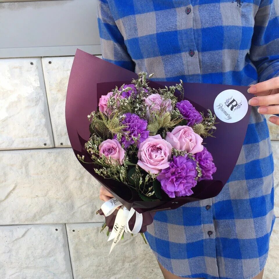 цветочный бугульма. возложение цветов бугульма зимой. памятник 352 дивизии в бугульме. вечный огонь бугульма. цветы бугульма.