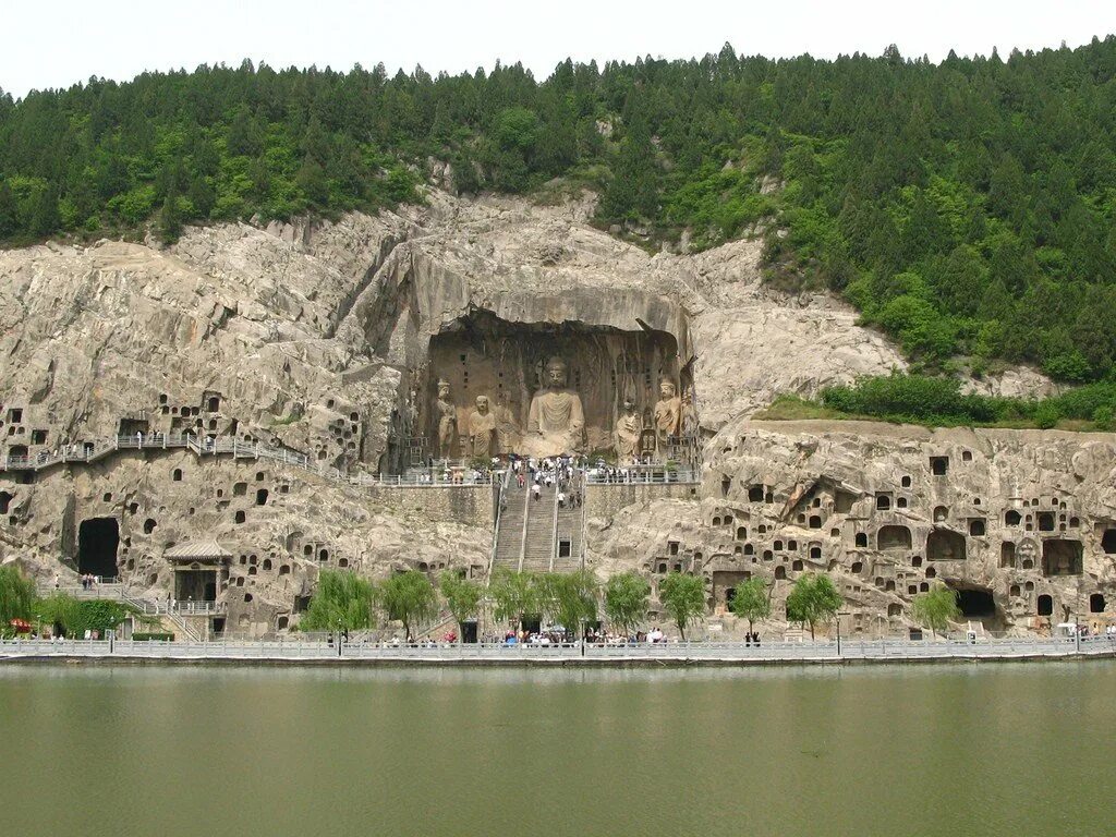 Гроты лунмэнь. Храмы-гроты лунмэнь. Гроты лунмэнь. Гроты лунмэнь. Пещерные храмы лунмэнь.