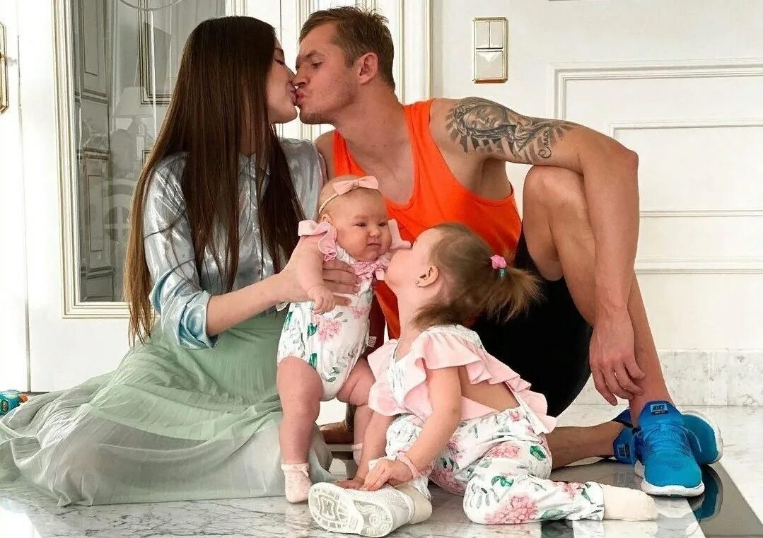 Жизнь с дочерью мужа