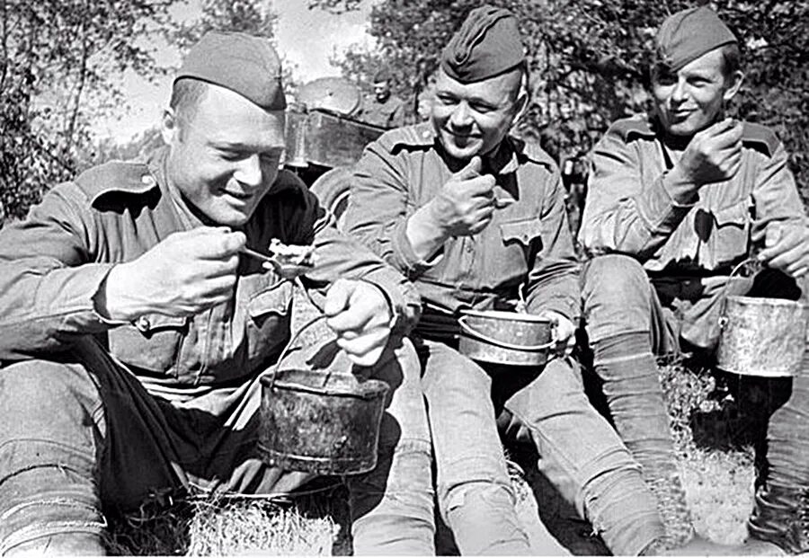 пятеро товарищей