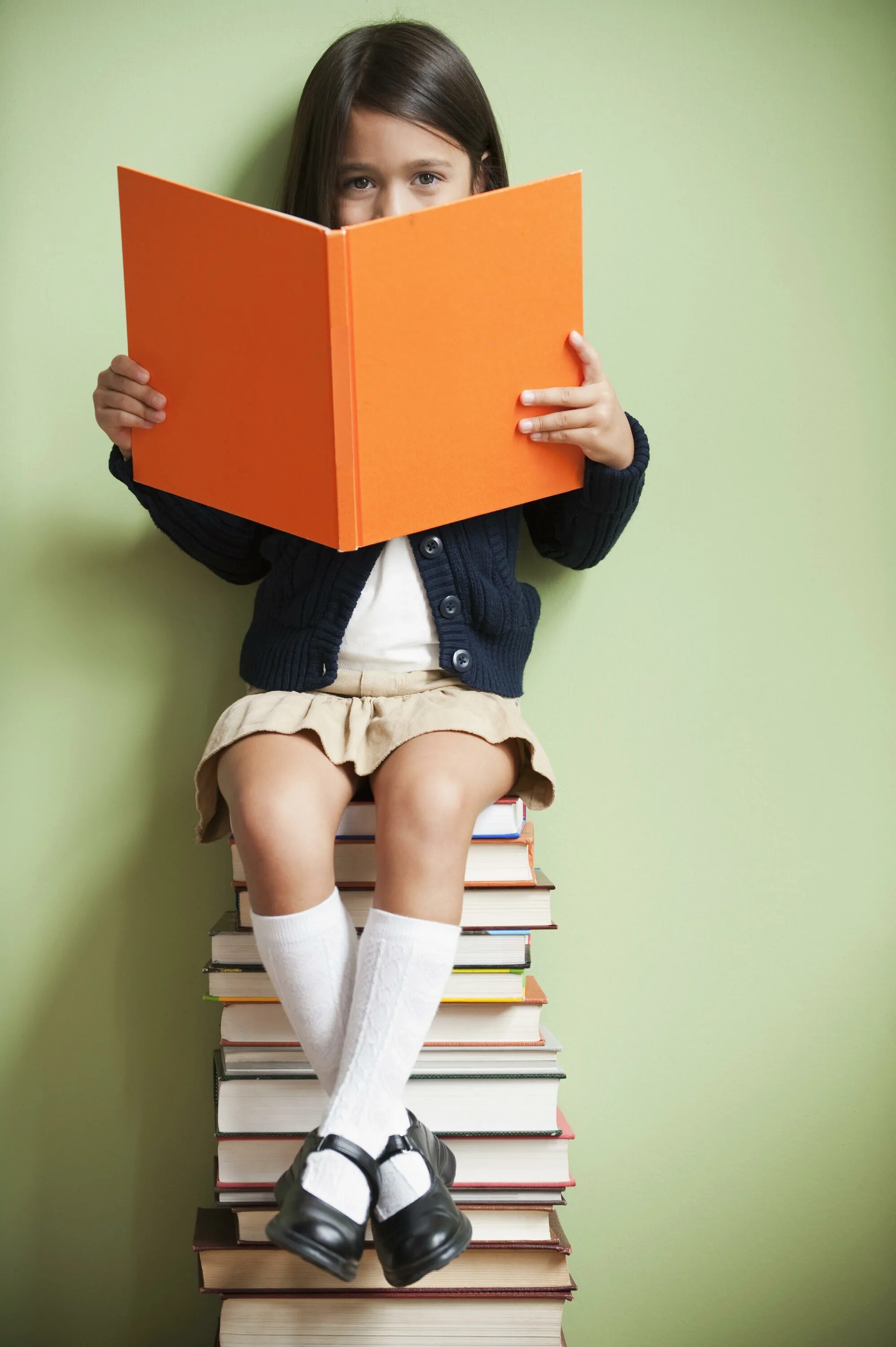 I really worry about. Ребенок читает книгу. Дети учатся. Дети передают книги. Как все дети учатся книги.