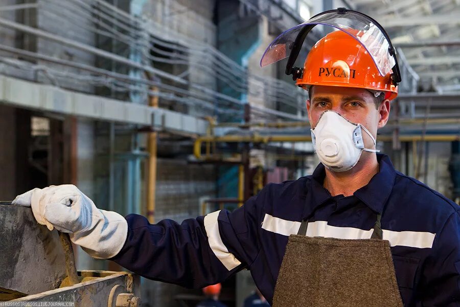 Тайшетский алюминиевый завод литейный цех. Работа алюминиевый завод вакансии. Ищу работа алюминий завод. Русал братский алюминиевый завод. Завод алюминиевых профилей.