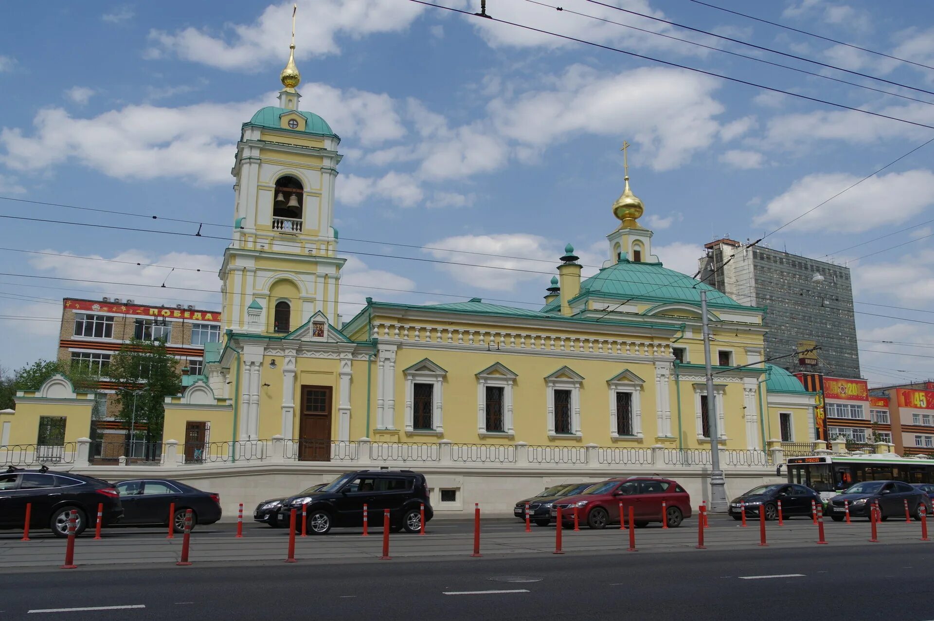 Преображенская церковь. Храм преображения господня на преображенской площади. :храм преображения господня на преображенской площади г! москвы. храм преображения на преображенке. храм преображения господня москва метро преображенская.