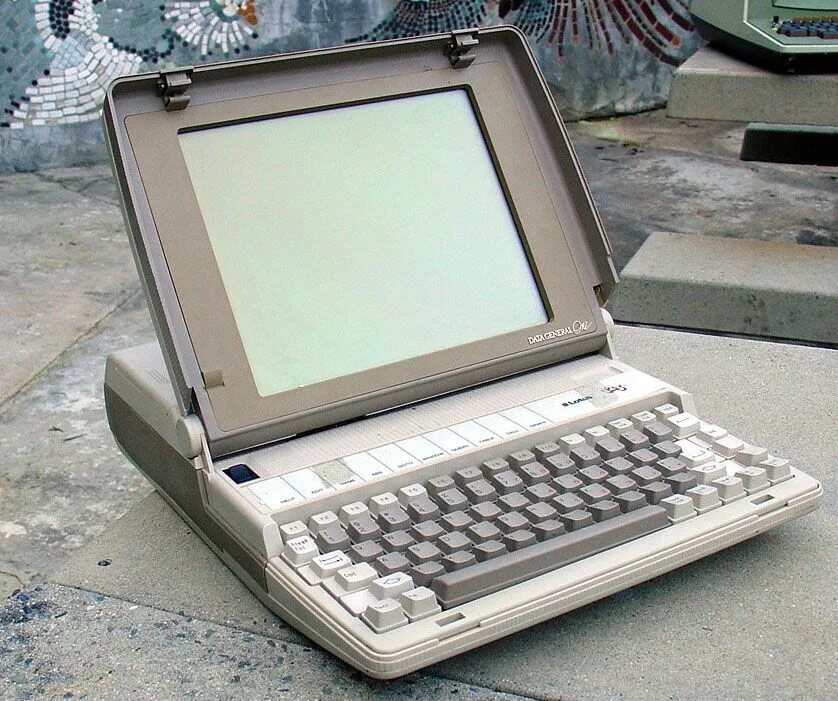 Старый нетбук. Ноутбук ibm 1990. ноут ibm 90х. старый ноут ibm 2000. ноут ibm 80х.