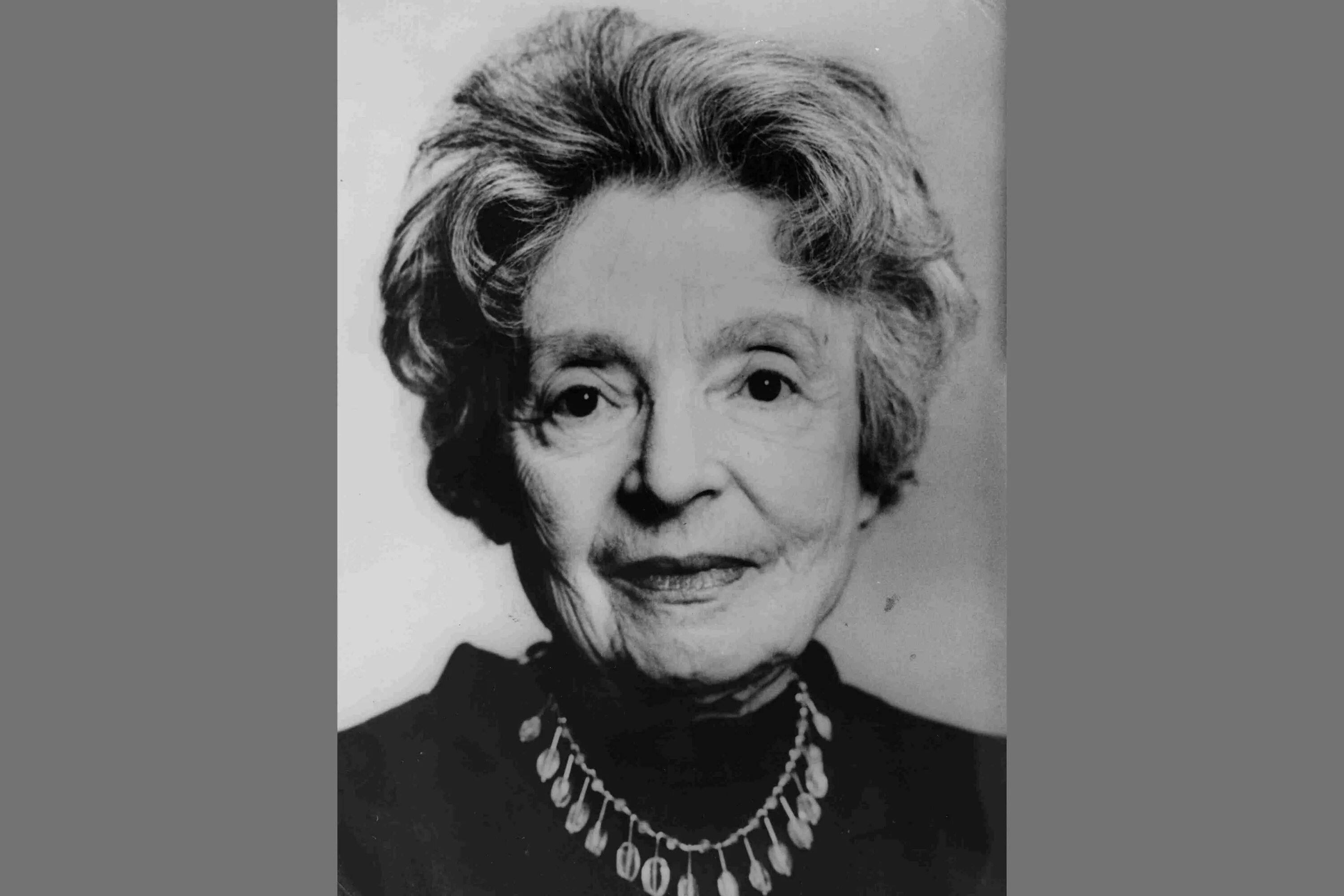 Писатель про женщин. Великие писательницы женщины. Женщины писательницы 20 века. Выдающиеся писательницы 20 века.