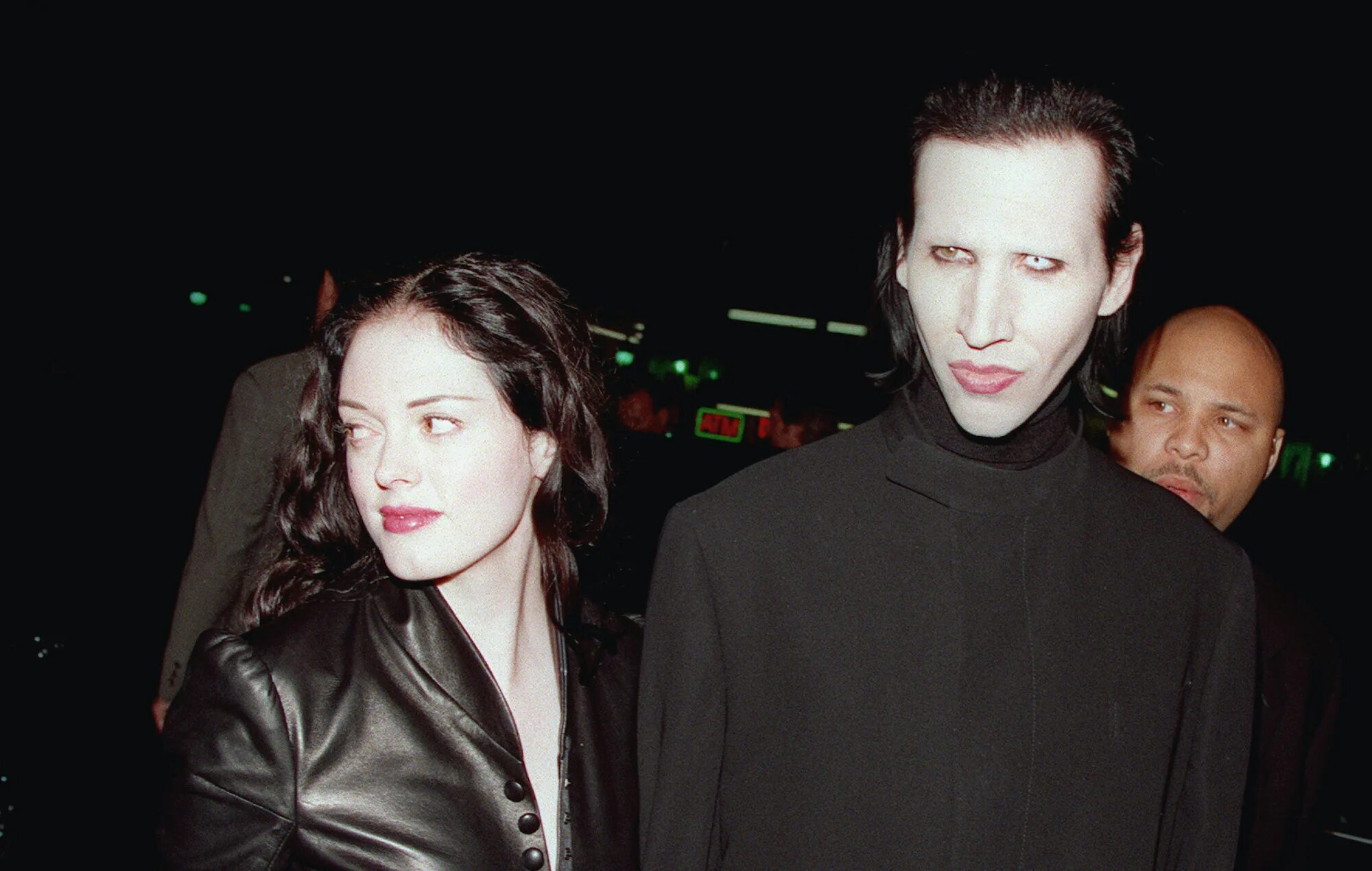 Marilyn manson и роуз макгоуэн. Marilyn manson и роуз макгоуэн. Marilyn manson и роуз макгоуэн. Мэнсон роуз. Мэрилин мэнсон и роуз макгоун.