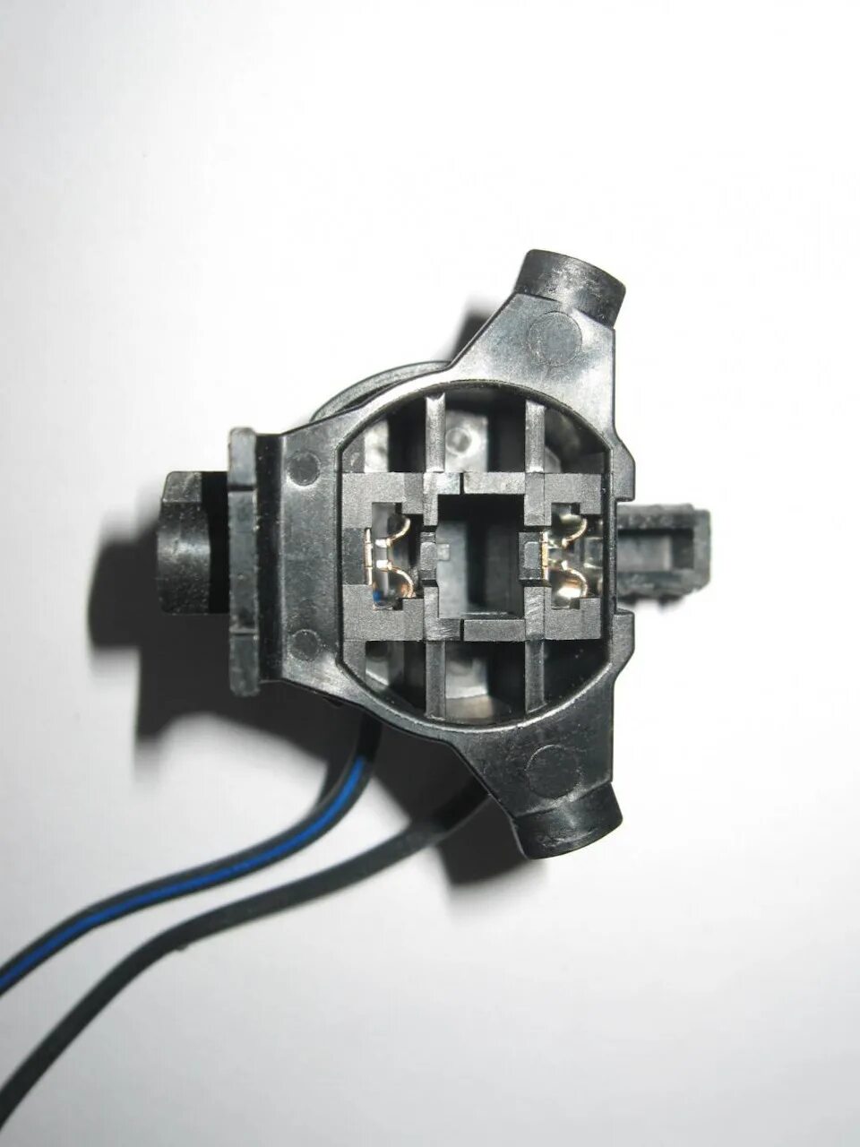 Фишка лампы ближнего света ниссан н1. Патрон лампы h7 kia ceed артикул. Almera classic лампа ближнего света. Фишка ближнего света митсубиси лансер 10. Фишка ближнего света лансер 10.