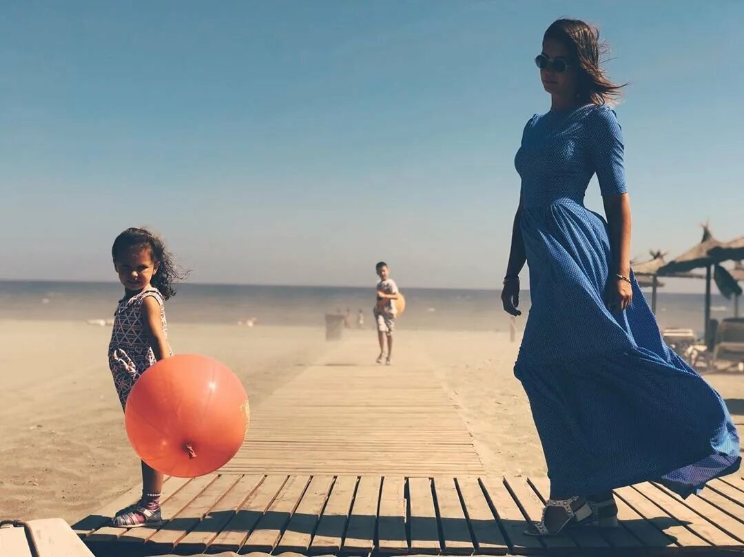 Агата муцениеце белое платье 2021. Агата муцениеце 2020 горячие. Агата муцениеце фигура. Фото агаты муцениеце. Инстаграм анонимно агаты муцениеце.