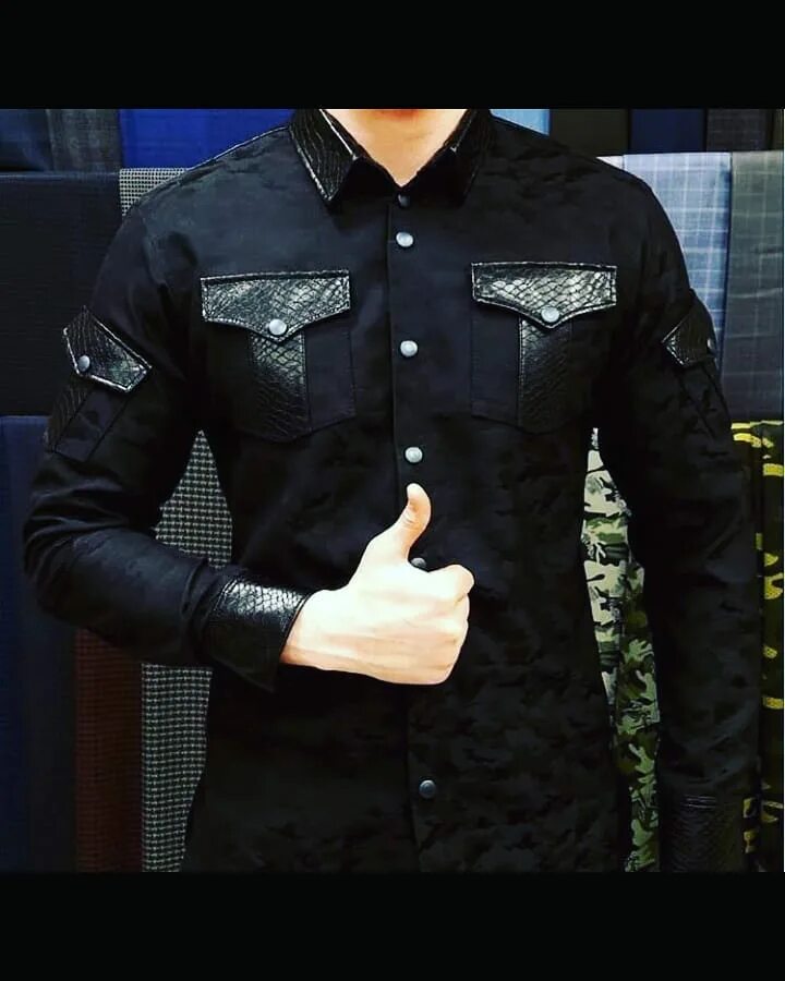 чеченская рубашка мужская. чеченская мусульманская мужская одежда. современная чеченская мужская одежда. камис исламская мужская одежда. чеченская одежда для мужчин.