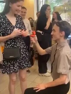 Девушка устроила парню