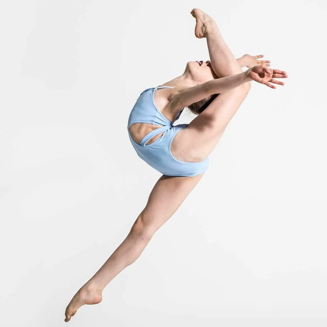 Гимнастки балерины. Гимнастки балерины. Одежда балерин на тренировке. Юнити фелан балерина. Балерина бильман.