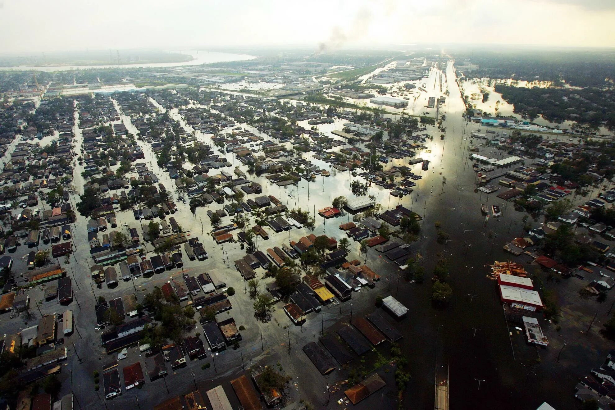 Ураган катрина в новом орлеане. Ураган катрина луизиана. New orleans katrina. Новый орлеан катрина в 2005. Ураган "катрина" в сша.