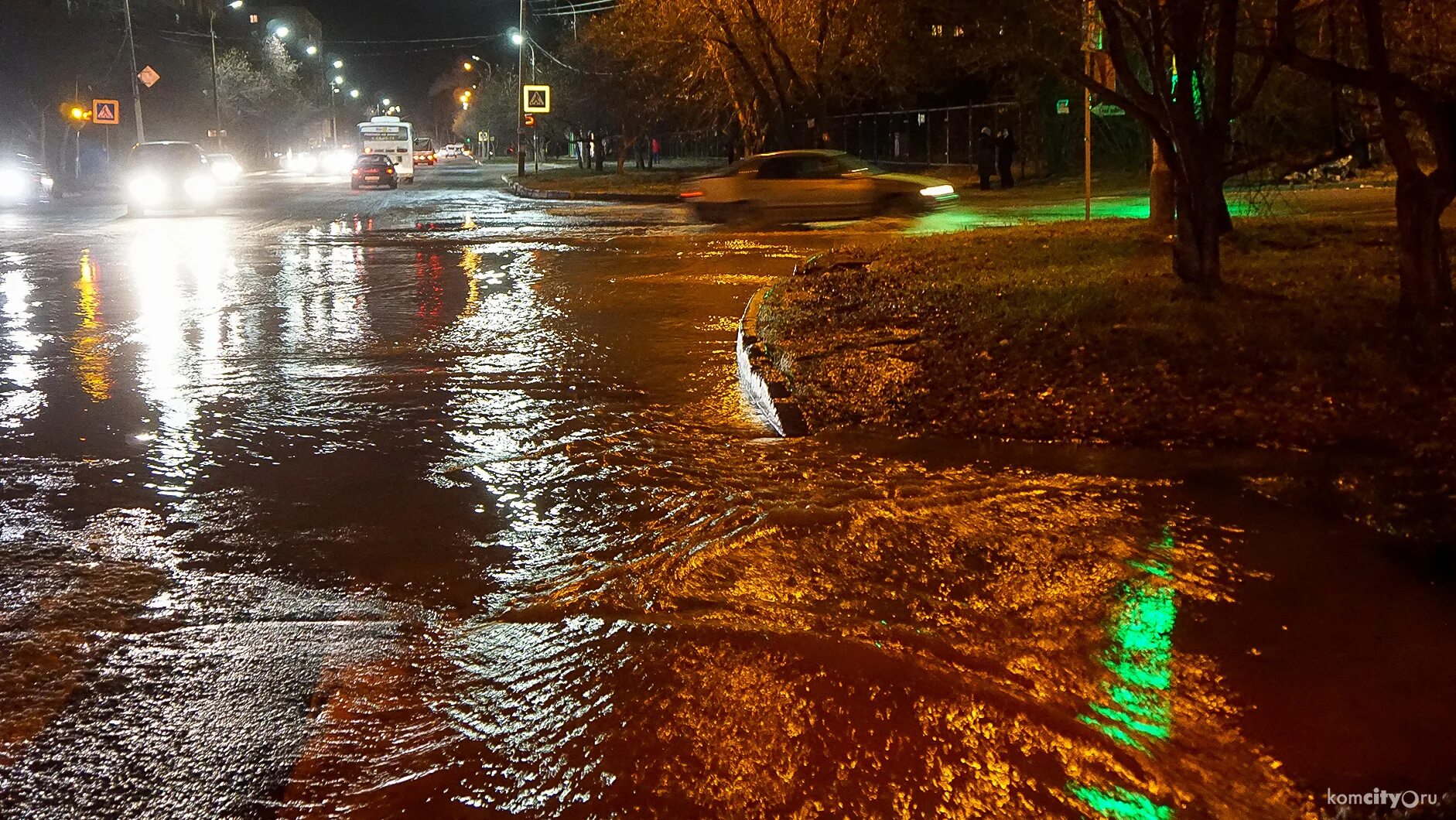 2013 после наводнения в комсомольске на амуре. Комсомольск сусанина 68. Ржд комсомольск на амуре. Ан-10 комсомольск-на-амуре. Комсомольск на амуре.