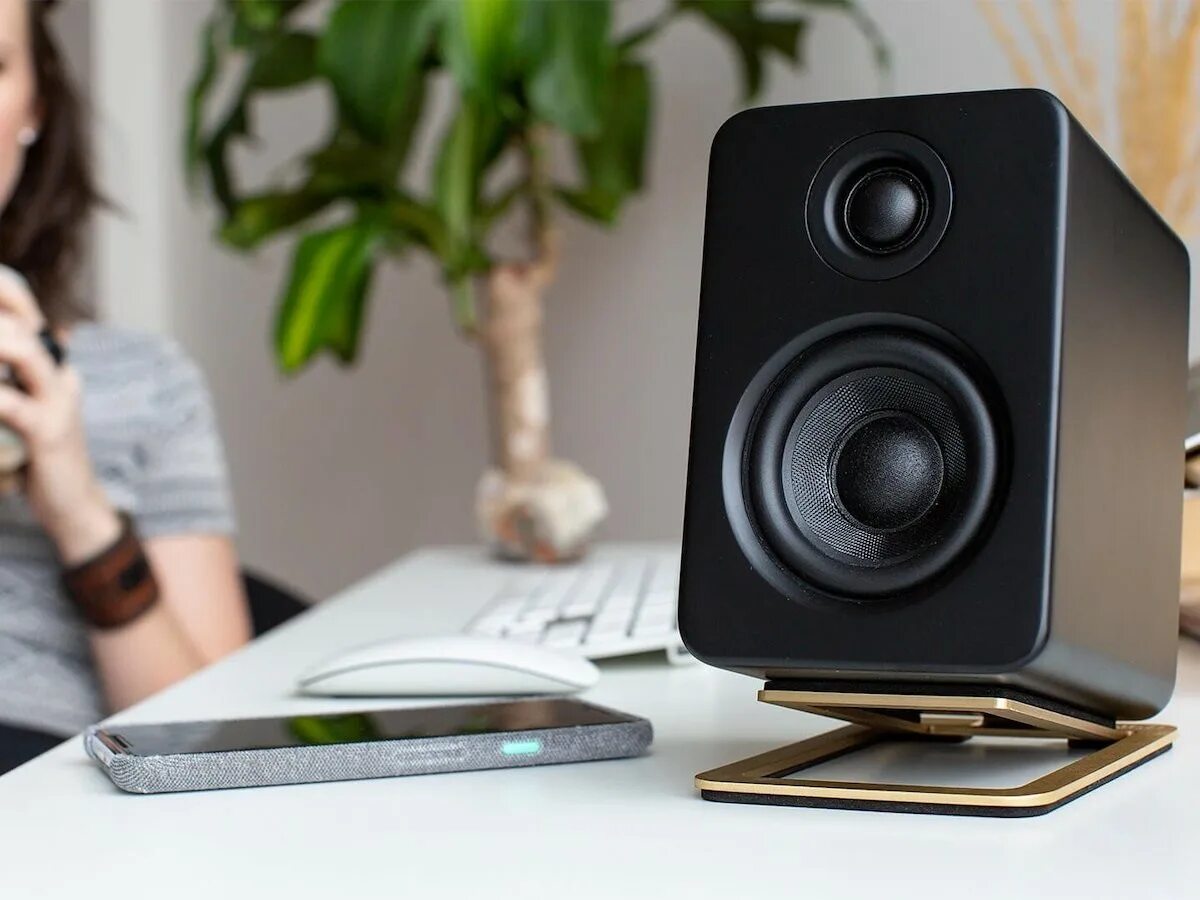 Спикер 2. Kanto s2. Kanto s2 WH desktop Speaker Stands. Desktop Speaker Stands. Kanto 2 channel Speakers.