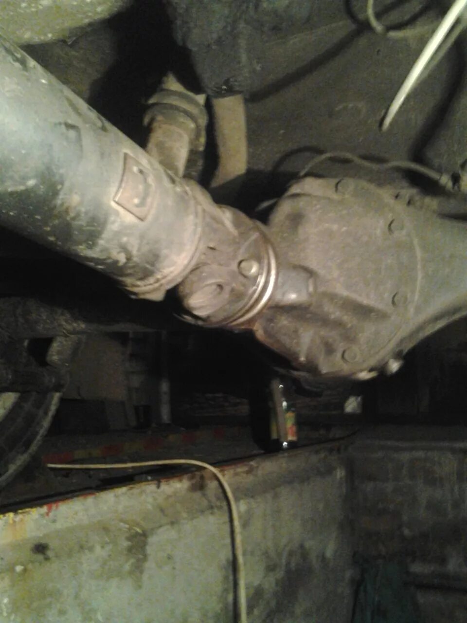 Редуктор ваз 2104. Как стоит редуктор на ваз. Ваз 2104 редуктор заднего моста установленная. Редуктор ваз 2108 на классику. Как стоит редуктор на ваз.