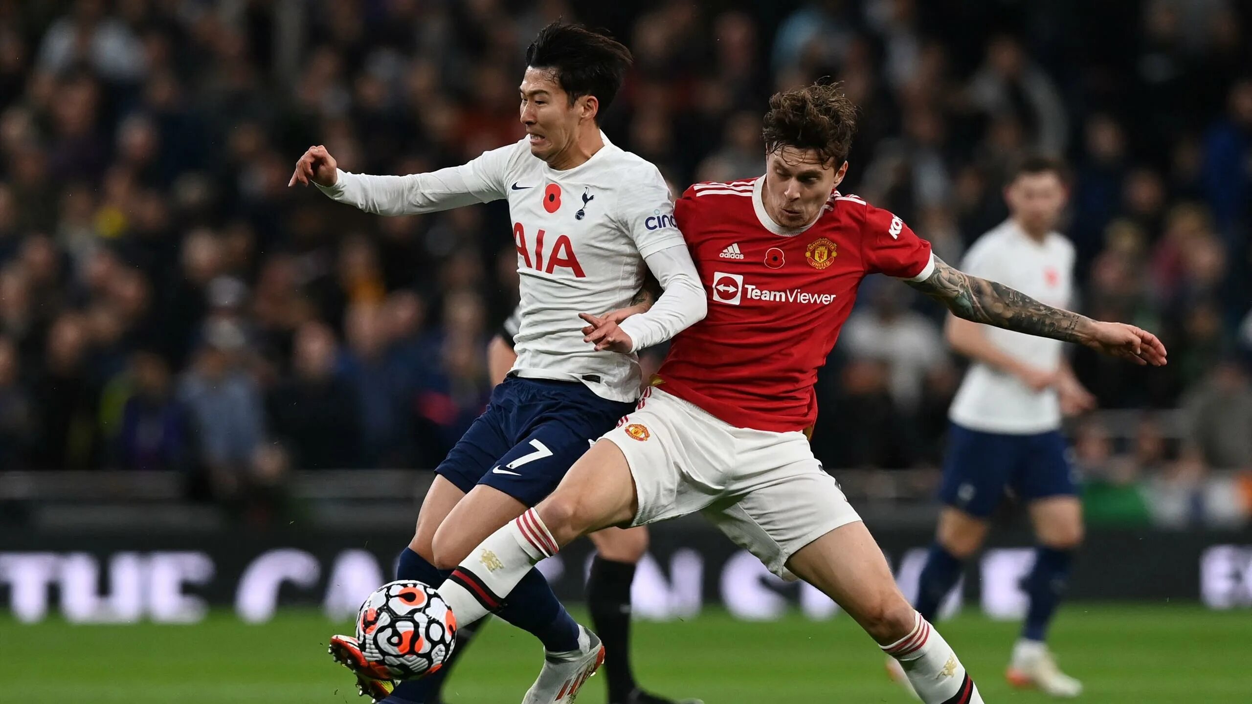 Ман ю тоттенхэм. Ман ю тоттенхэм. Фернандеш ман юнайтед 2020. Матч тоттенхэм манчестер юнайтед. Krishtiano ronaldu man yunayted tottenham.