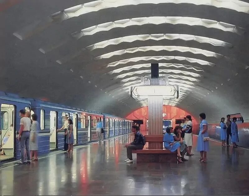 Площадь ленина метро время. Станция площадь ленина новосибирск. площадь ленина станция метро новосибирск. площадь ленина станция метро новосибирск 1985. новосибирский метрополитен 1986.