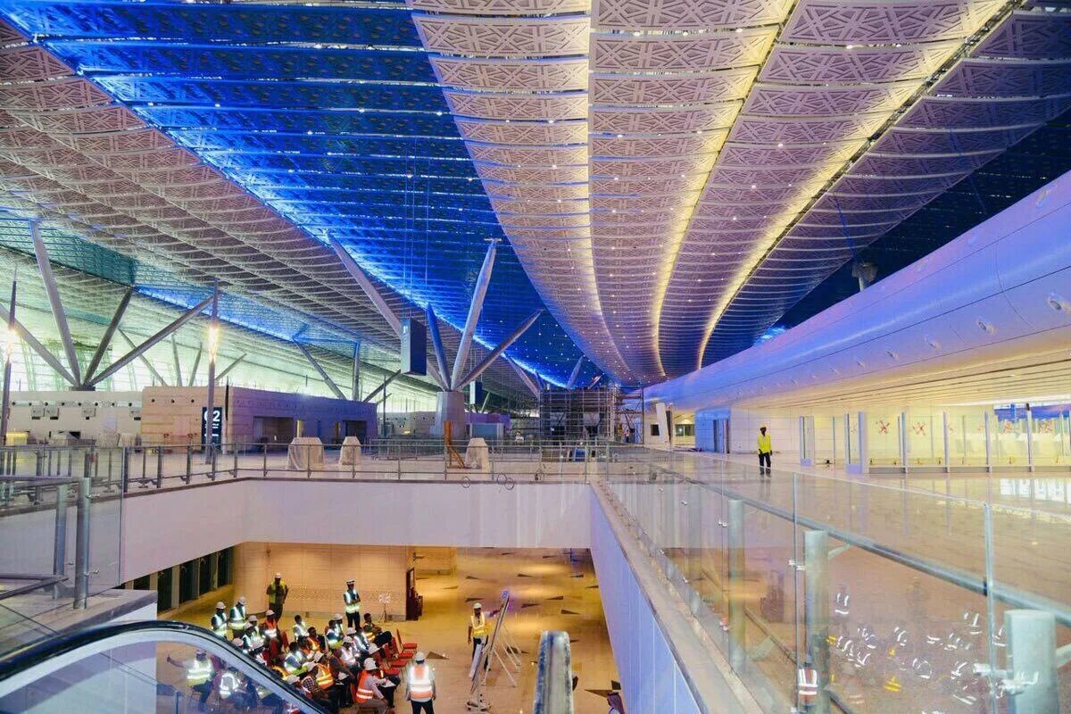 Аэропорт мекка. Аэропорт Джидда Саудовская Аравия. Аэропорт Король Абдулазиз. Король Фахд аэропорт. Аэропорт Король Фахд в Саудовской Аравии.