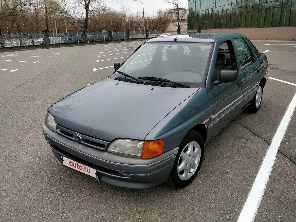 Ford хэтчбек 1990. Форд экскорт1.6 2001. Форд 3-х дверный 1990. Форд 3 дверный 1990.