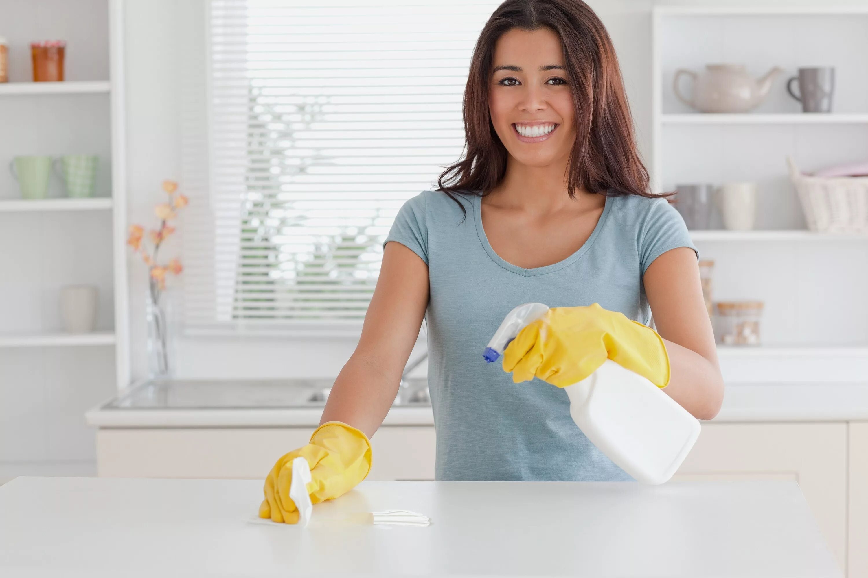 Woman cleaning. Уборка. Чистая кухня. Уборка кухни. Девушка уборка.