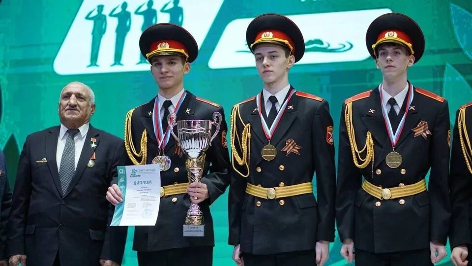 Присяга кадетов. Ноябрьская кадетская школа. Г ноябрьск кадетский класс %. Центр кадет ноябрьск. Центр кадет ноябрьск.