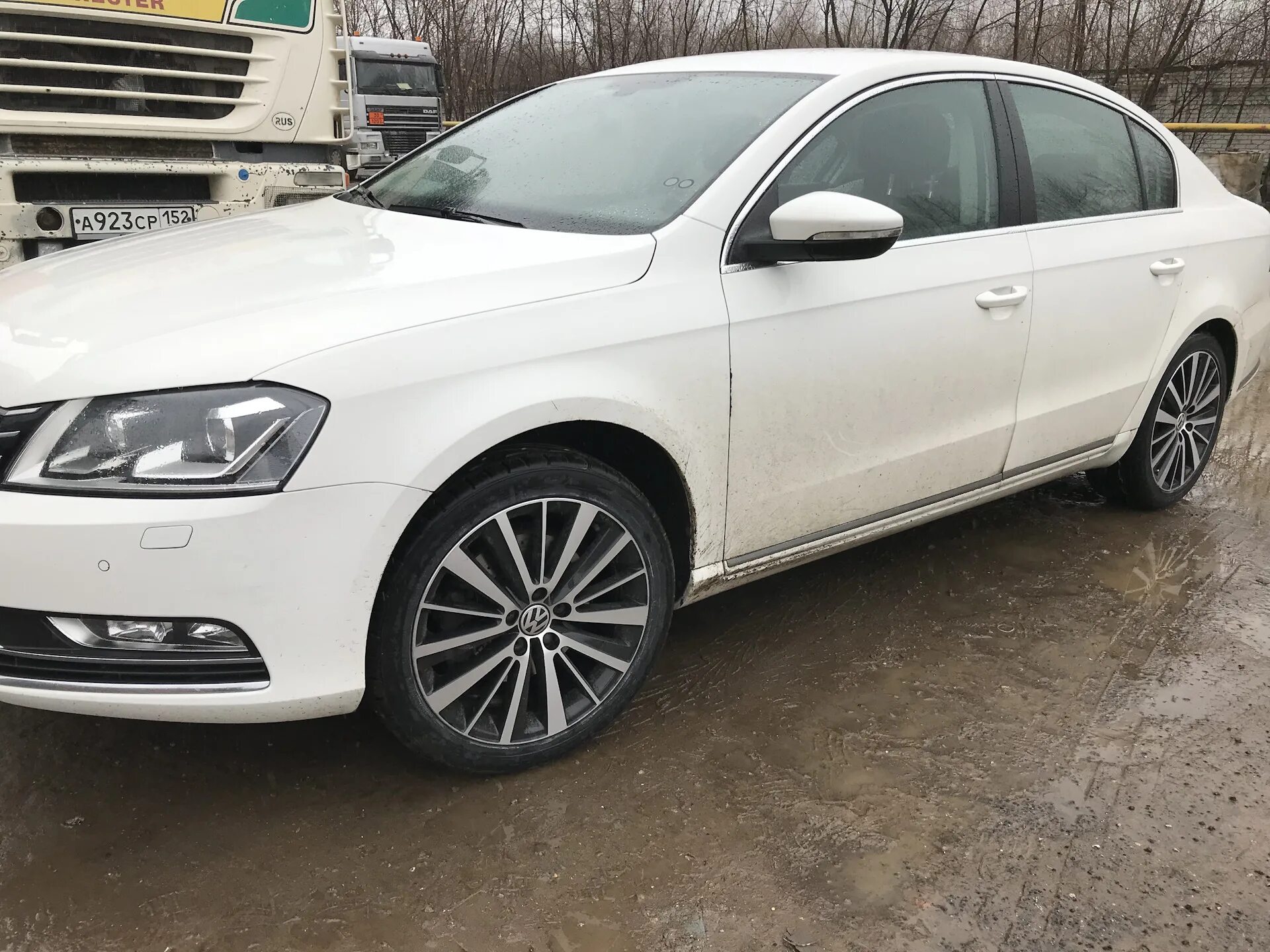 Диски пассат б7. Volkswagen passat b7 на дисках. фольксваген пассат б7 белый. passat b7 белый на дисках. passat b7 белый.