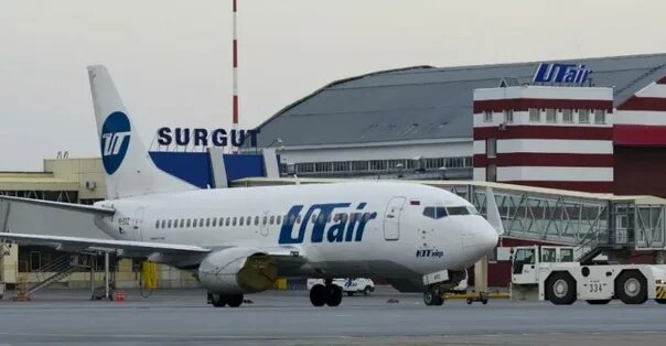 Ювт аэро самолеты. Аэропорт сургут табло вылета. Utair в тюмень самолеты. Бомбардье 200 ираэро. Рейс самолета барнаул сургут.