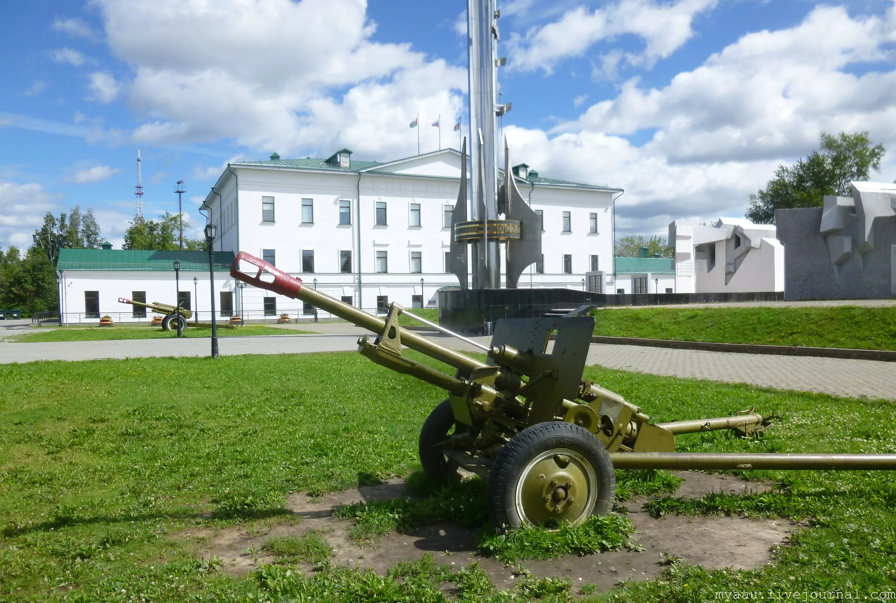 Гаубица д 1 152. Площадь Победы Тобольск. 152-Мм гаубица образца 1943 года д-1. Пушки Тобольск. Д1 152мм.