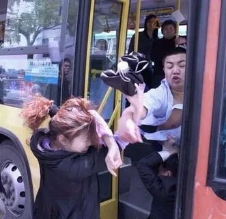 Китайки в автобусе
