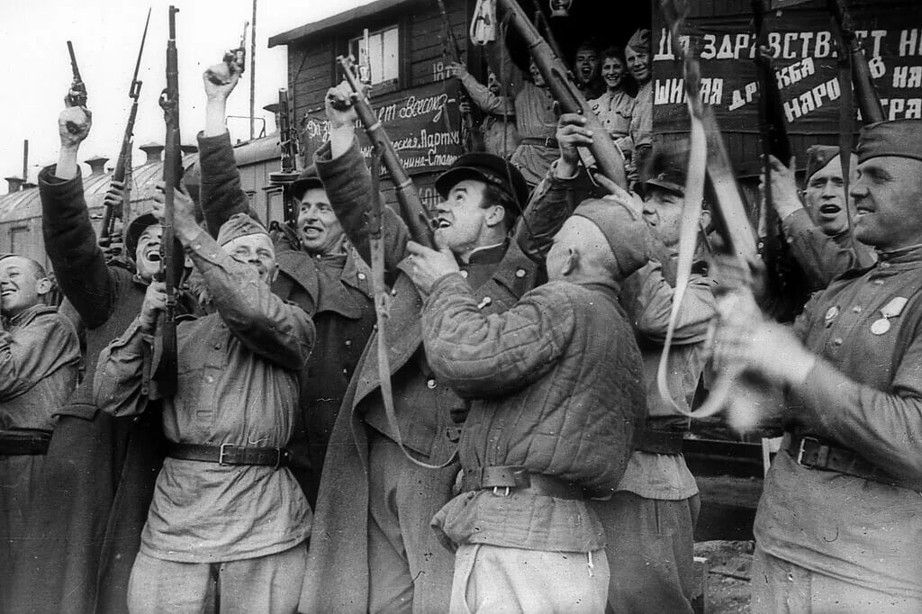 ВОВ 1945 победа. Хроника победа 1945. ВОВ 1941-1945 радость Победы. Хроники Победы 1945.