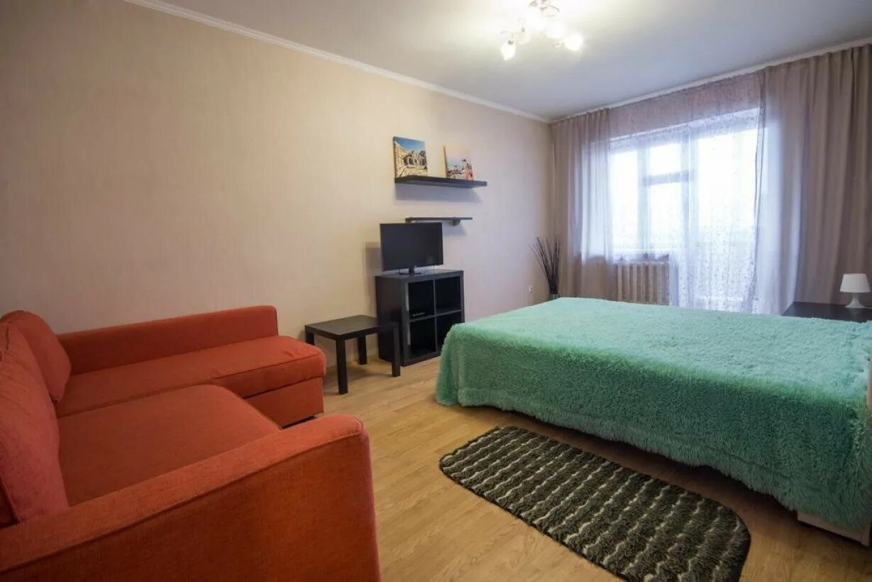 Грибоедова 13 к1 тюмень. Пермякова 77 тюмень кв 25. Снять жилье тюмень посуточно. Квартира в тюмени посуточно на обороне. Снять квартиру тюменская область.