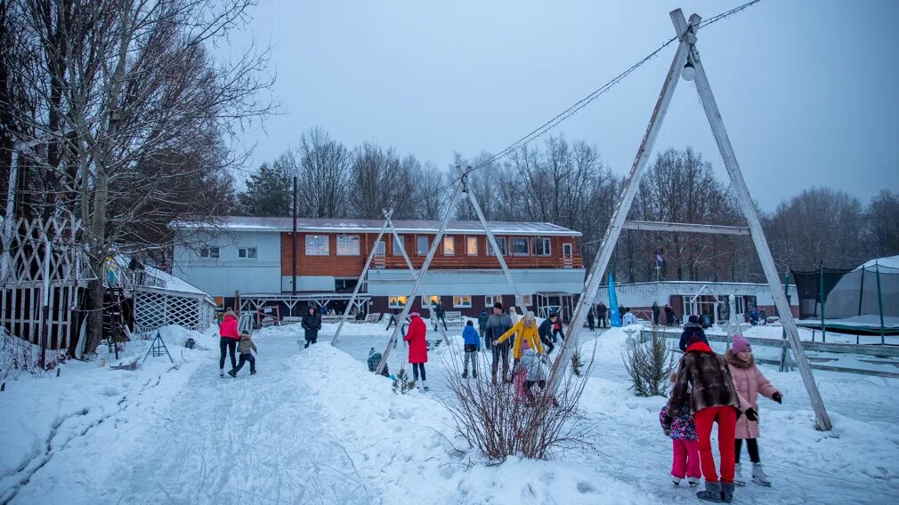 Курган бессмертия брянск лапландия. Каток лапландия брянск. Парк лапландия брянск. Ледовый парк лапландия арена брянск. Ледовый парк лапландия арена брянск.