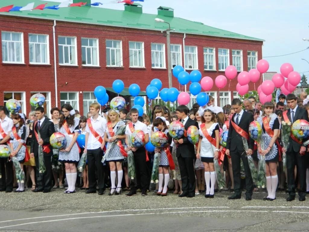 Нефтегорск в апшеронском районе. 18 Школа в Апшеронске Краснодарский край. Поселок Нефтегорск. Нефтегорск Апшеронский район. Станица Тверская Апшеронский район школа 17.