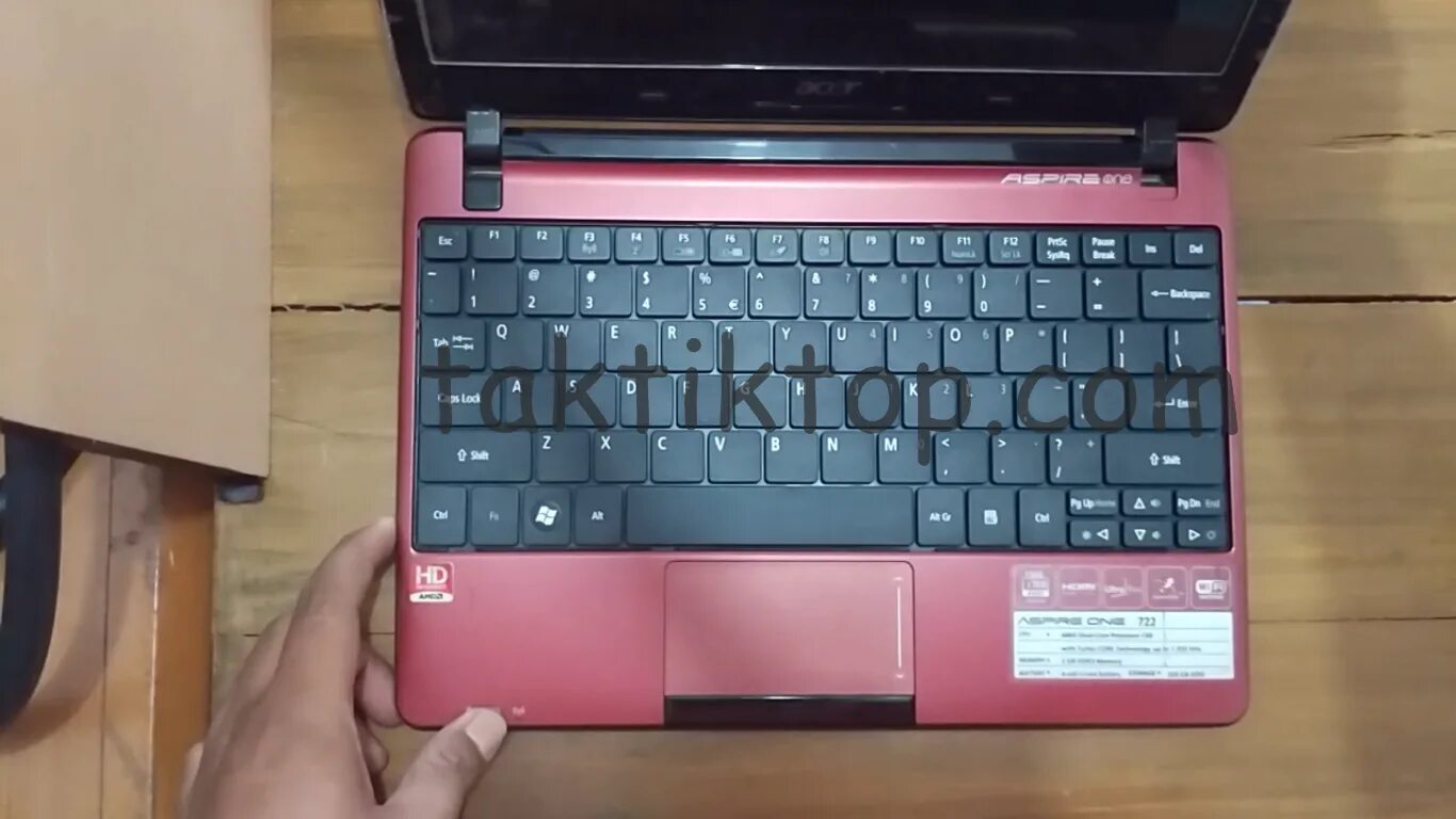 Размеры нетбука. Нетбук размеры. netbook размеры. acer one размер. размер нетбука в см.