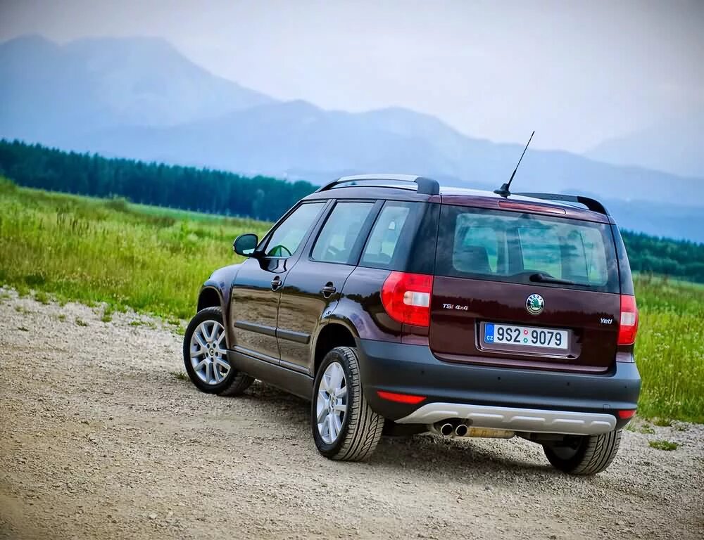 Шкода Йети. Skoda Yeti запаска. Шкода етти надпись.