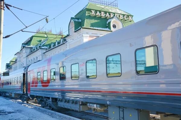 Купить жд билет комсомольск. Фирменный поезд Юность Хабаровск Комсомольск на Амуре. Фирменный поезд Юность 667ж. Поезд 667 Хабаровск-Комсомольск. Фирменный поезд Владивосток Комсомольск на Амуре.