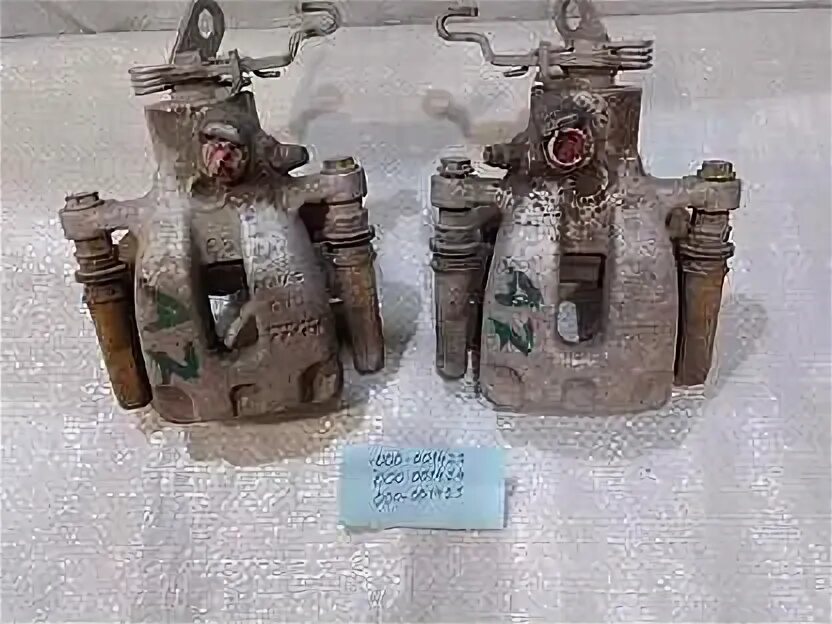 Задний суппорт skoda octavia a7. Задний суппорт шкода а7. Задний суппорт шкода а7. Суппорт рено кангу тормозной передний. Упор главного тормозного шкода а7.