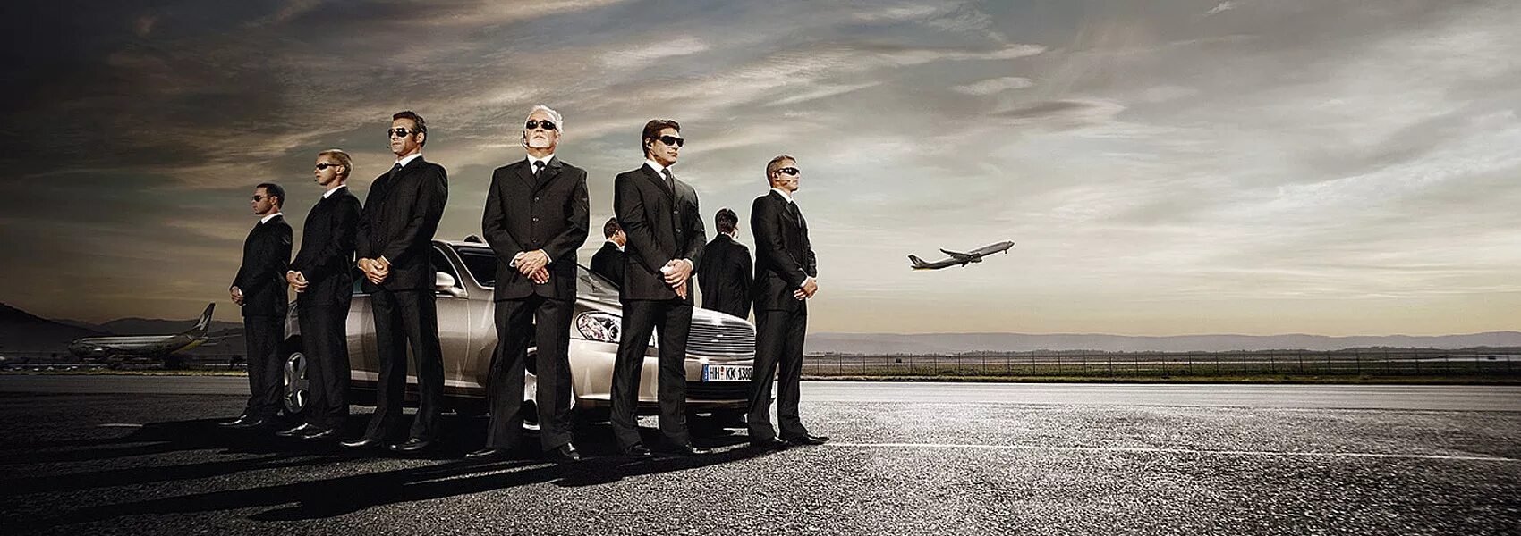 Круглосуточная охрана любви. Под защитой бога. Невооруженная охрана объектов. Закрытая территория, круглосуточная охрана. Персонал службы безопасности.