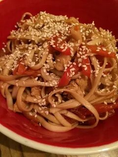 Лапша с курицей с устричным соусом