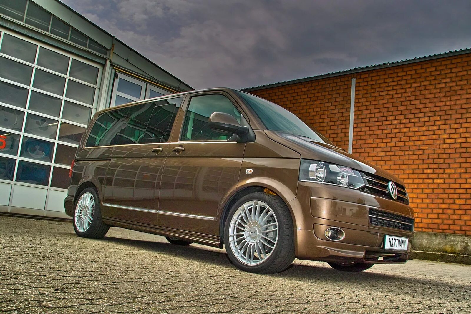 Фольксваген т 5 мультиван. Фольксваген transporter t5. vw transporter t5 tuning. фольксваген мультивен т5. vw t5 transporter multivan.