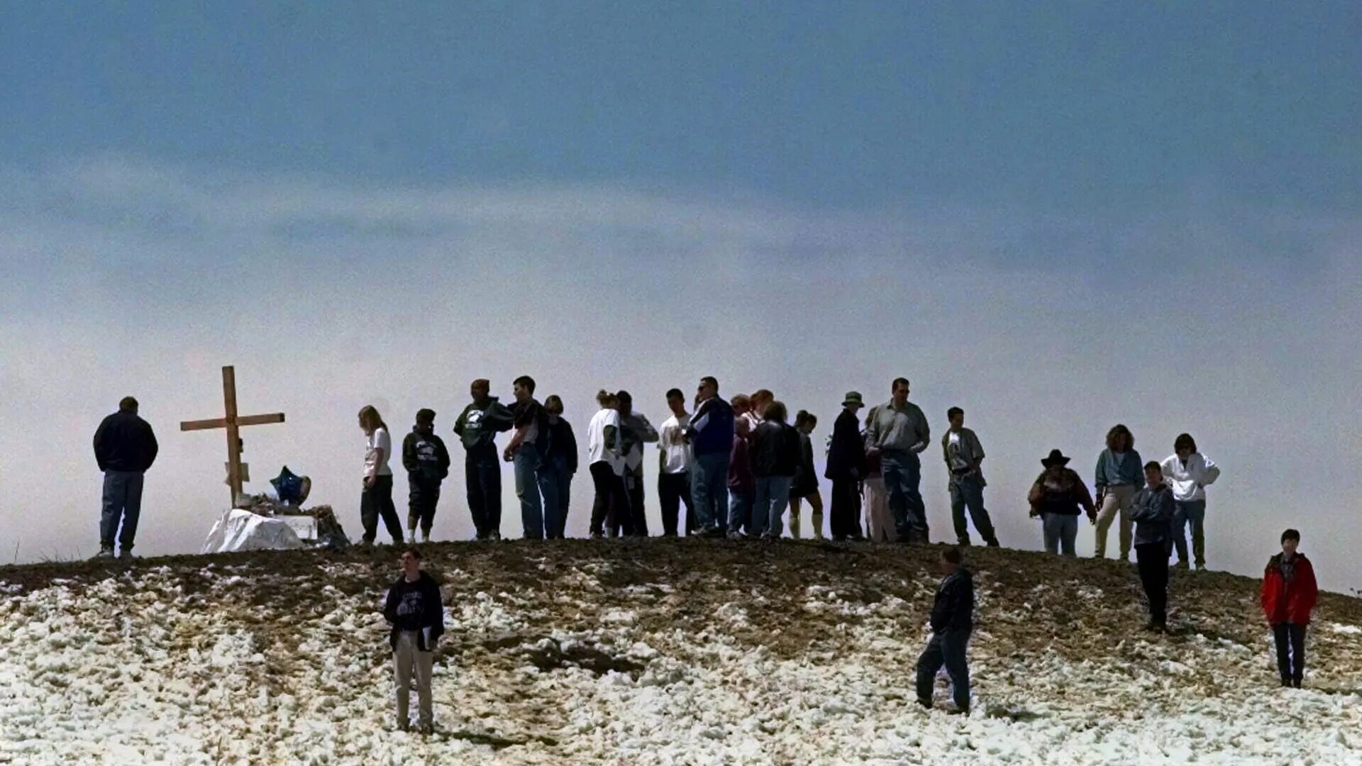 30 апреля 1999 года. Бен джонсон колумбайн. Старшая школа «колумбайн». 30 апреля 1999 года. Беха белая убитая 1999.