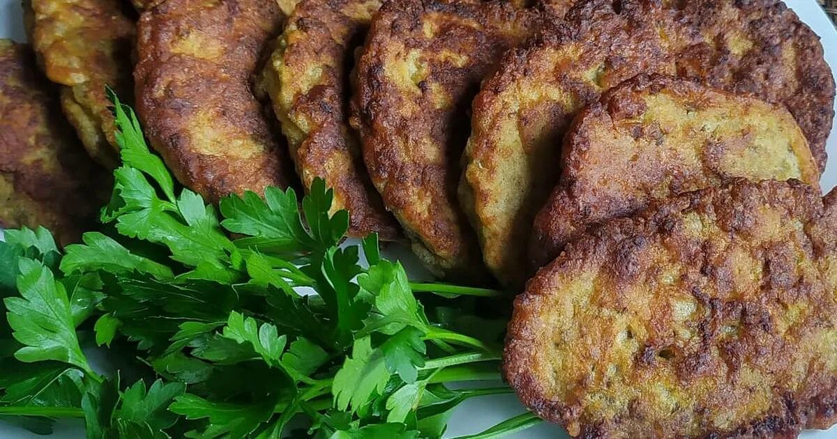 Рецепт пышных котлет из печени. Пышные печеночные котлеты. печёночные котлеты из говяжьей печени. биточки печеночные. печеночные котлеты йола.