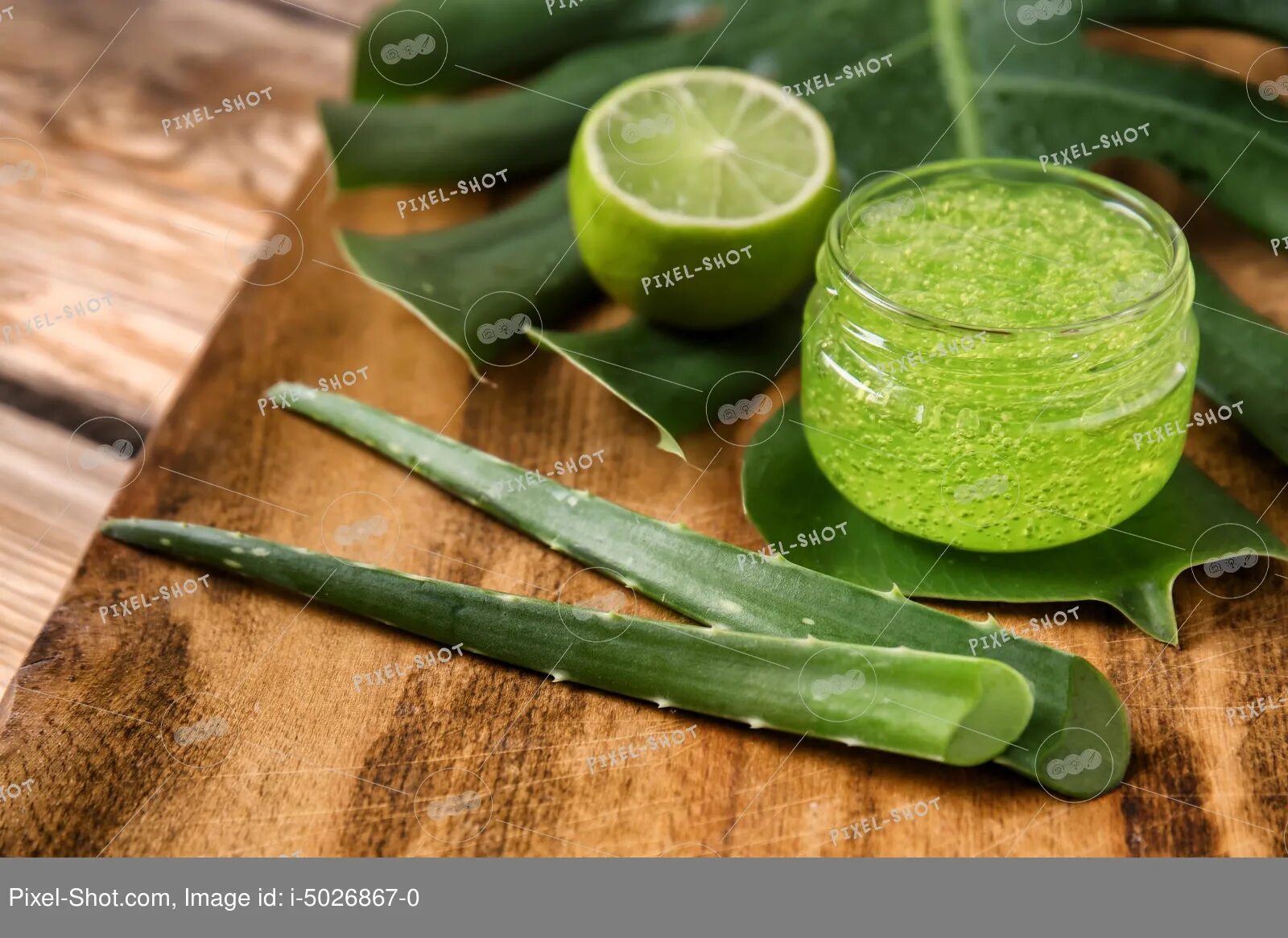 Маска из алоэ от прыщей. Aloe Vera маска. Алоэ и мед для лица