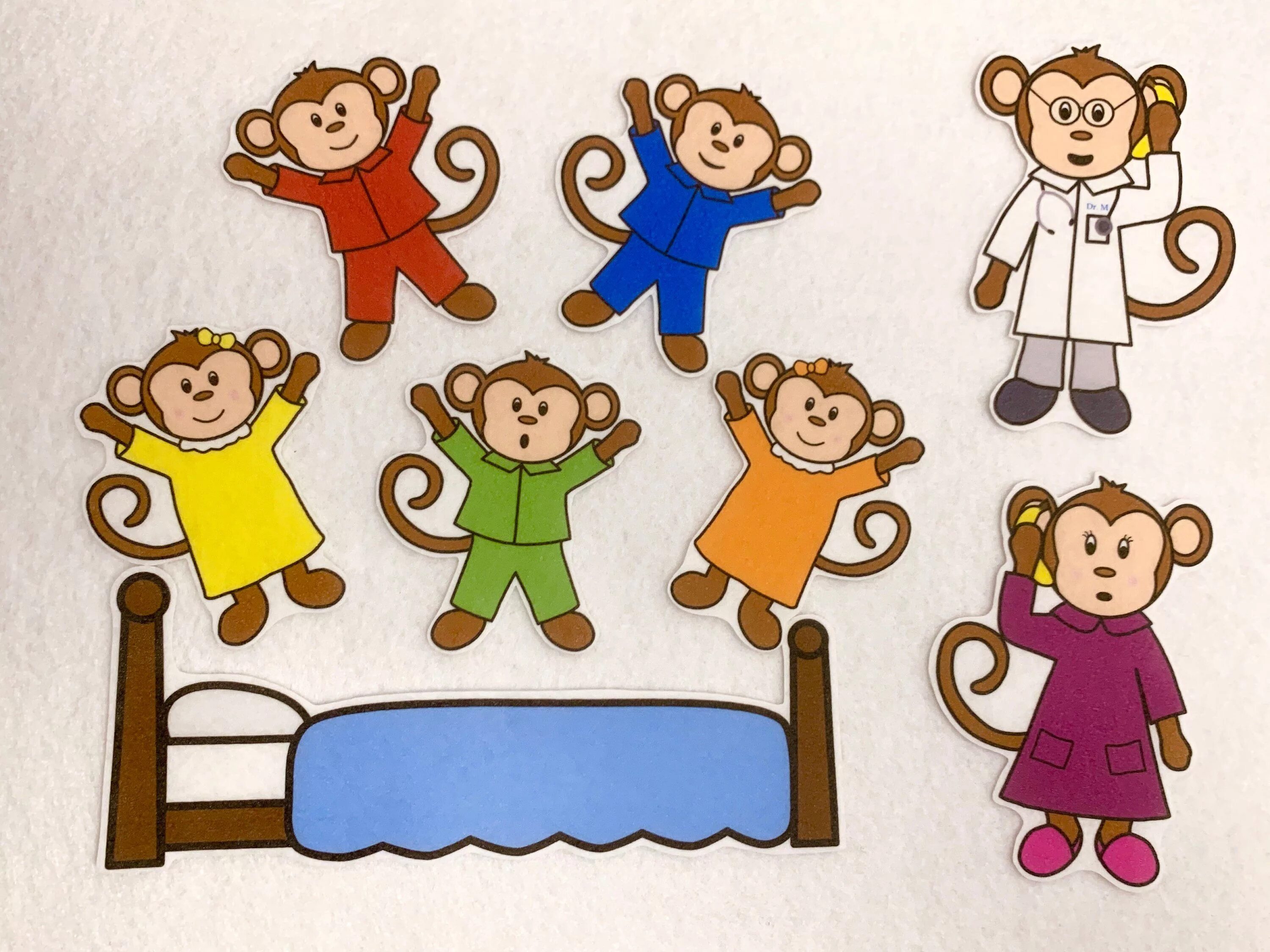 Five little monkeys jumping on the bed. Пять обезьянок. One little monkeys jumping on the bed слова. Four little monkeys. Five little pandas jumping on the bed.